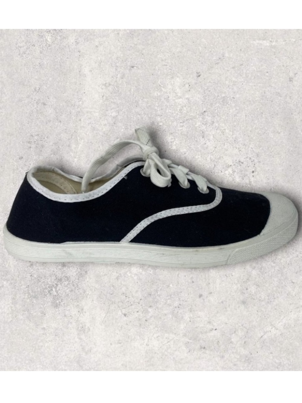 Kit Black White Round Toe Lace Up Sneakers Size 36 EU or US Size 6 Shoes Retro‎